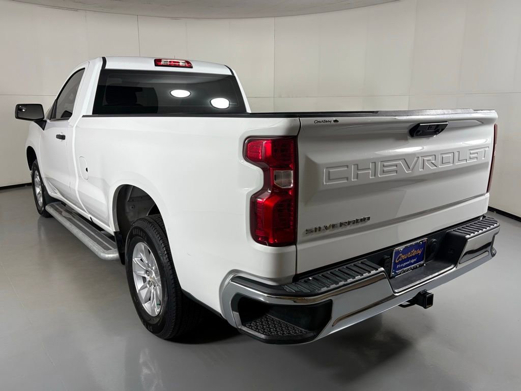 2023 Chevrolet Silverado 1500 photo 2