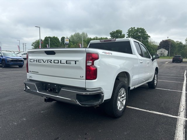 2022 Chevrolet Silverado 1500 LT photo 3