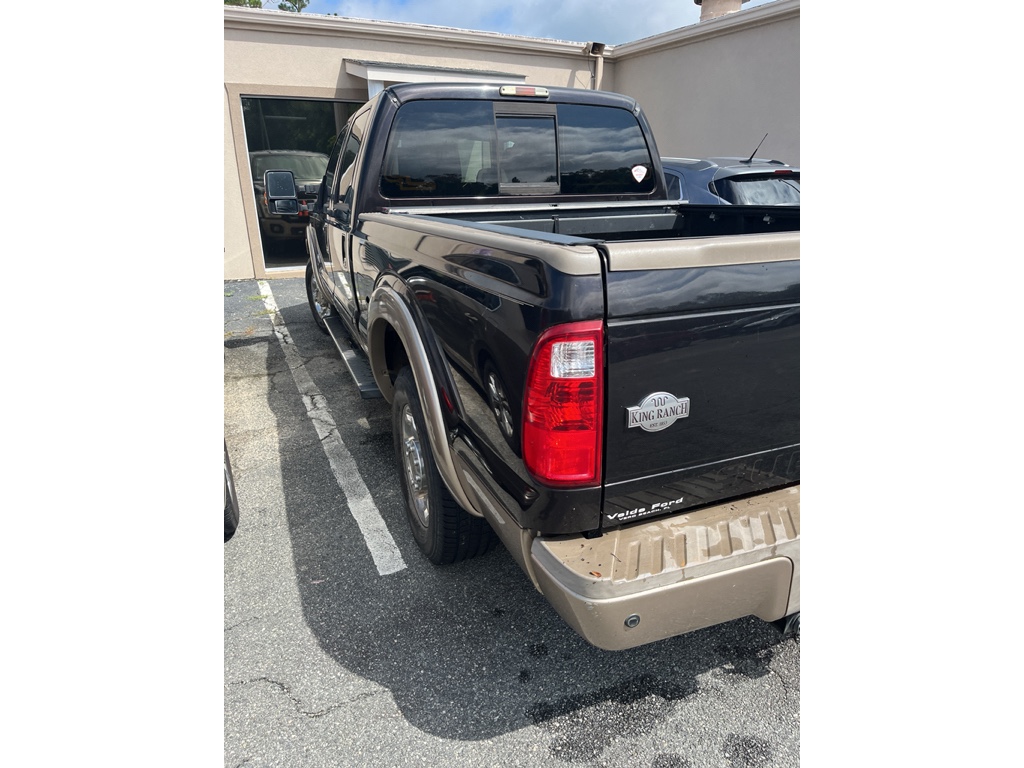 2013 Ford F-250 Lariat photo 3