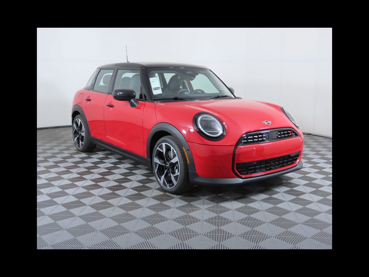 2025 Mini Cooper 4 Door Hardtop Signature photo 3