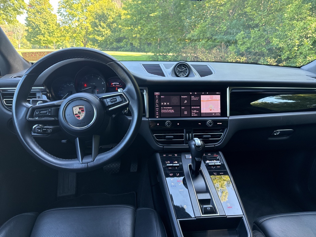 2023 Porsche Macan Base photo 4