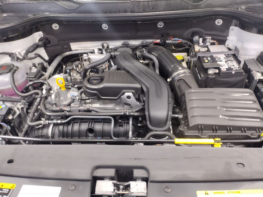 2025 Volkswagen Taos SE photo 6