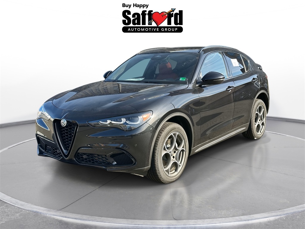 2025 Alfa Romeo Stelvio Base's photo