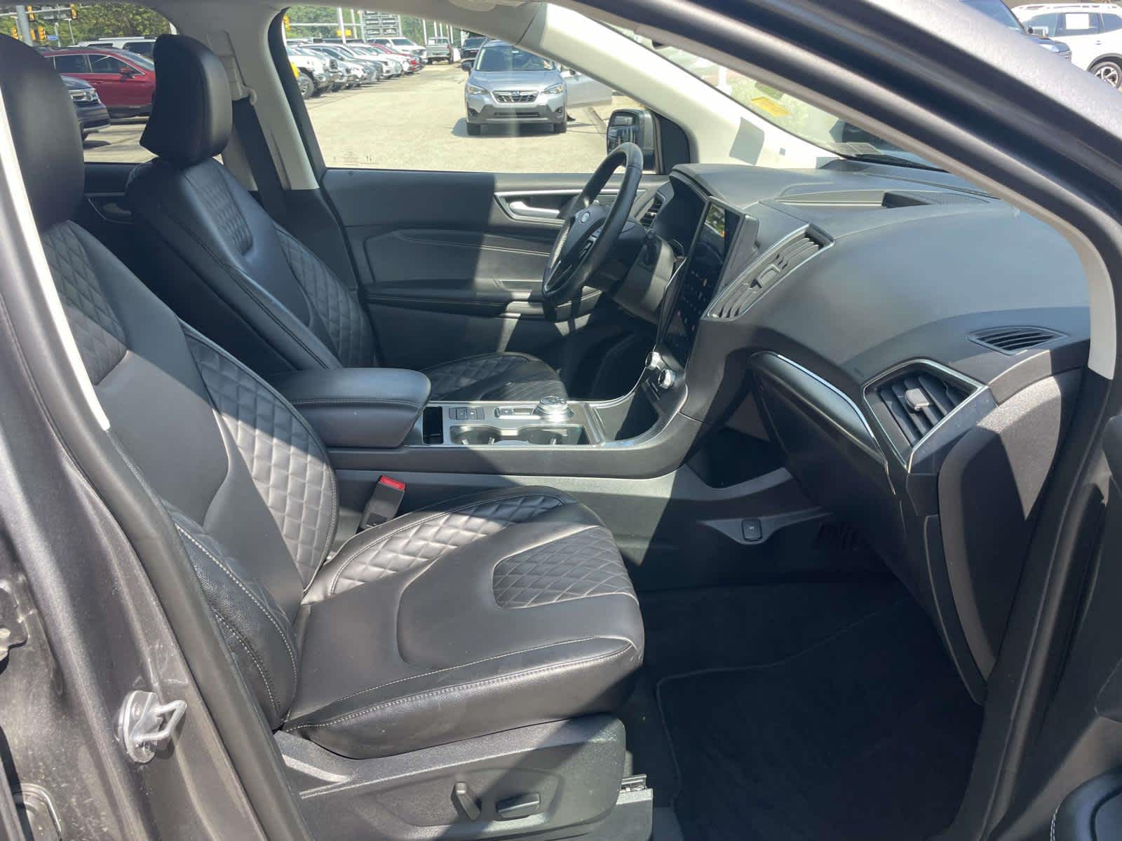 2024 Ford Edge Titanium photo 19
