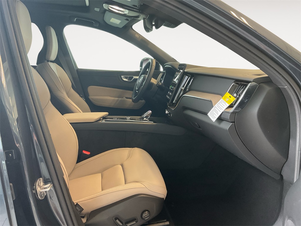 2026 Volvo XC60 B5 Plus photo 15