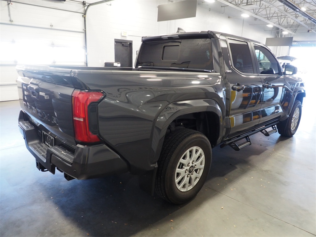 2024 Toyota Tacoma SR5 photo 4