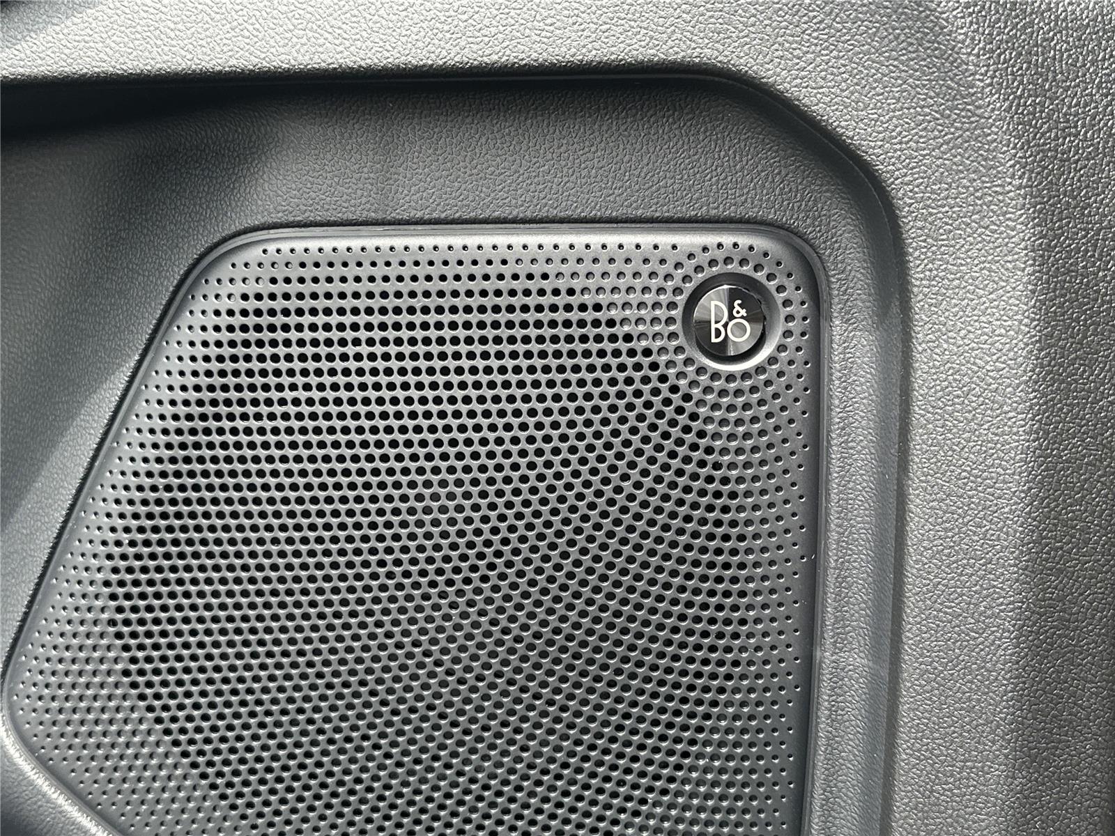 2025 Ford Escape Plug-In Hybrid photo 16