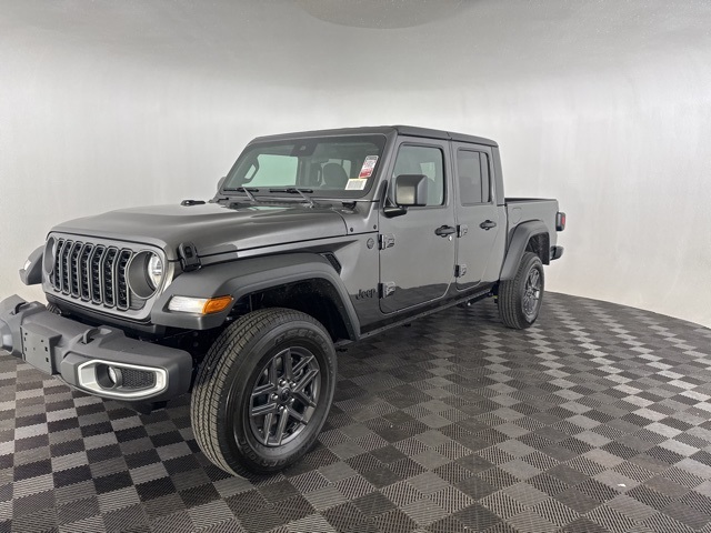 2025 Jeep Gladiator Sport S photo 2