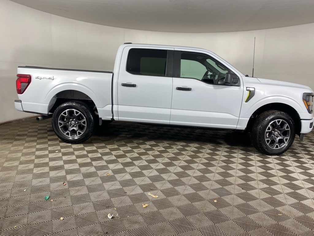 2025 Ford F-150 XLT photo 2
