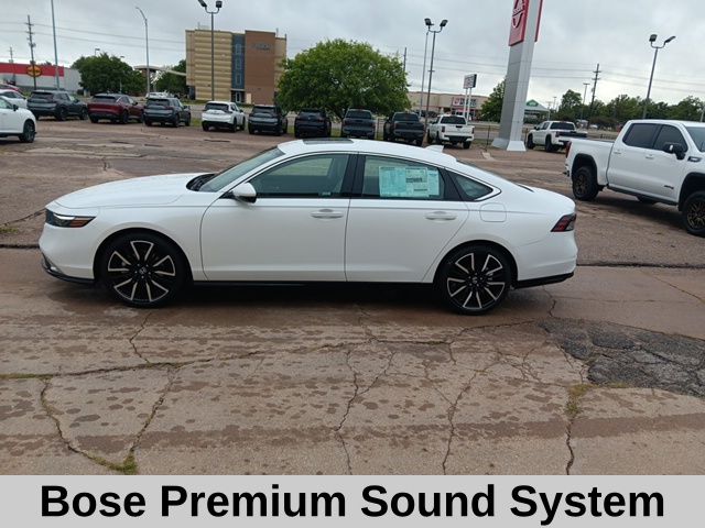 2025 Honda Accord Hybrid Touring photo 3