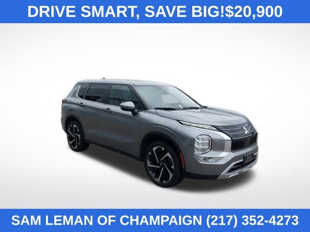 2022 Mitsubishi Outlander SE's photo