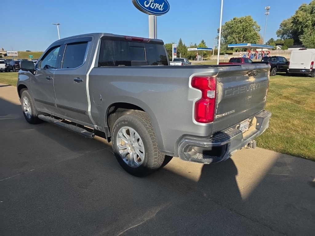 2025 Chevrolet Silverado 1500 LTZ photo 3
