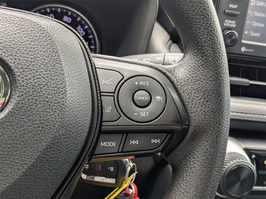 2021 Toyota RAV4 LE photo 26
