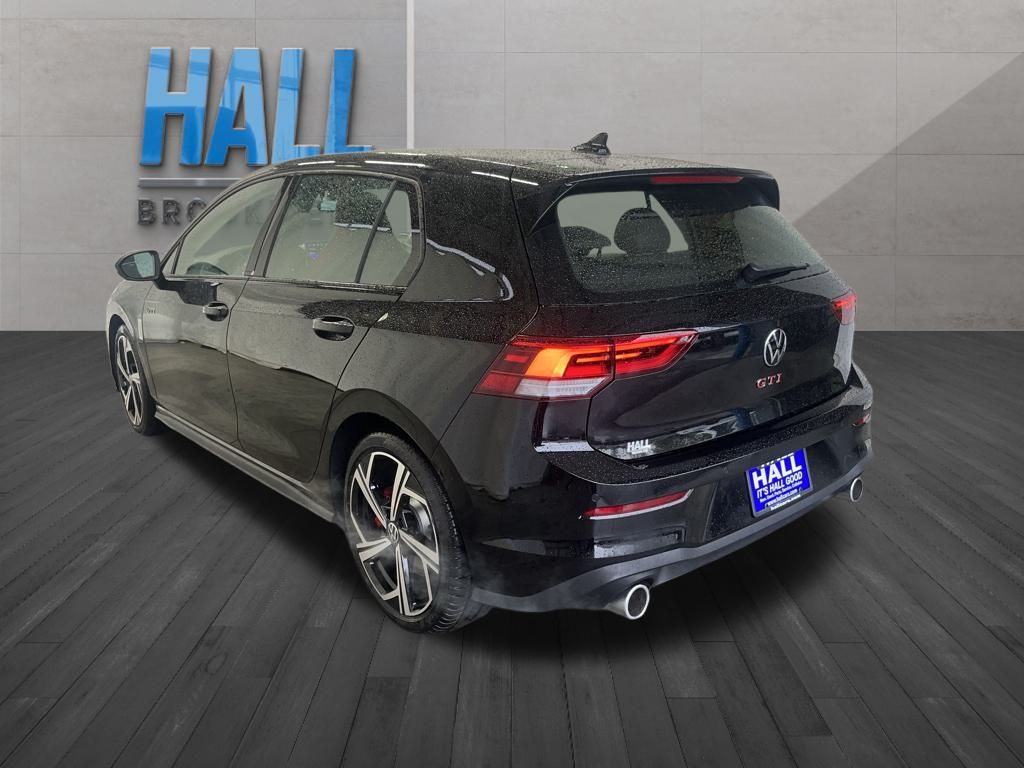 2025 Volkswagen Golf GTI SE photo 3