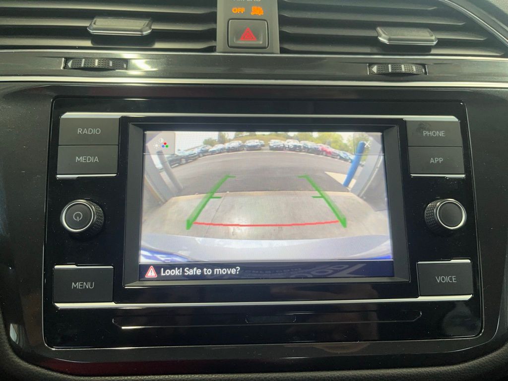 2022 Volkswagen Tiguan S photo 18