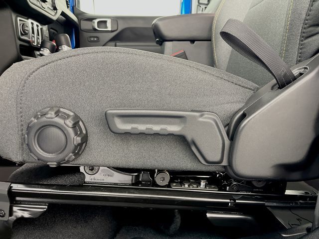 2025 Jeep Wrangler Sport photo 13