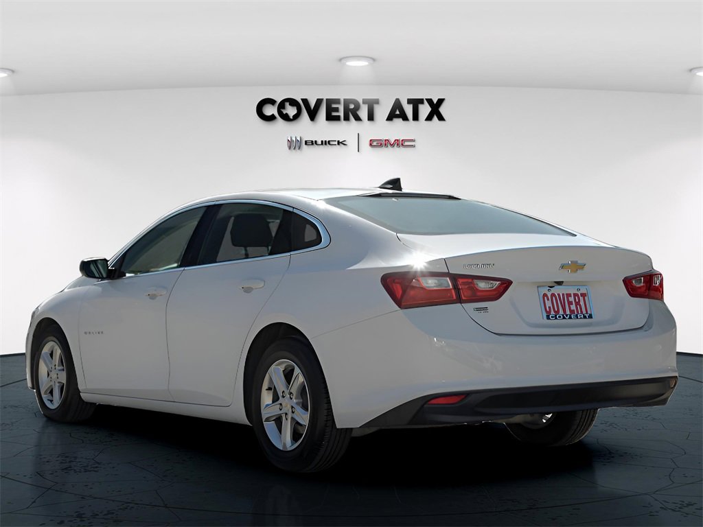 2022 Chevrolet Malibu LS photo 4
