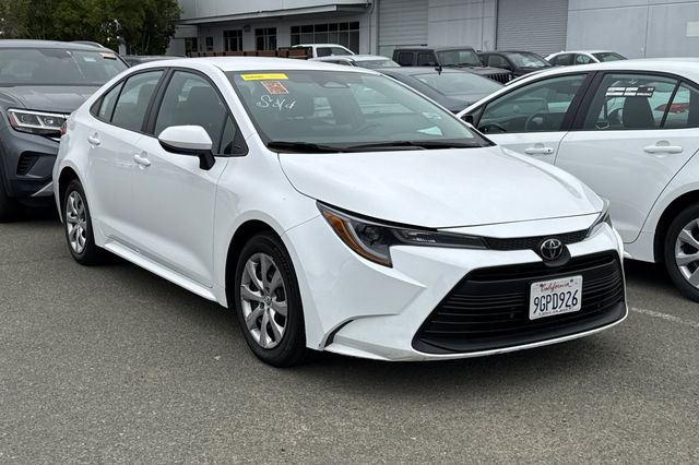 Used 2023 Toyota Corolla LE with VIN 5YFB4MDEXPP041455 for sale in Northfield, Minnesota