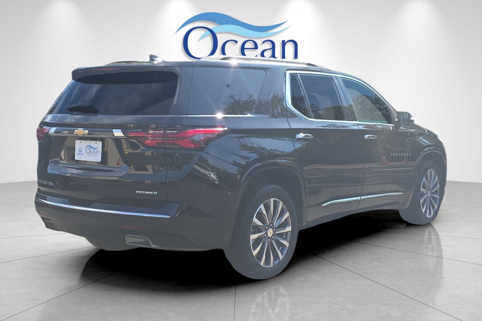 2023 Chevrolet Traverse Premier photo 3
