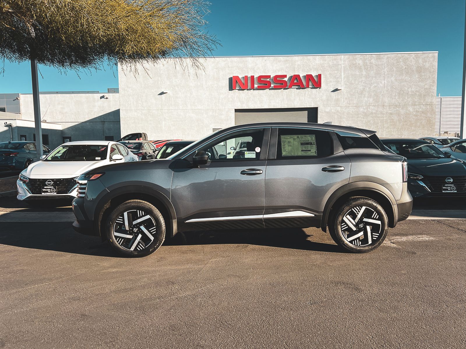 2025 Nissan Kicks SV photo 2