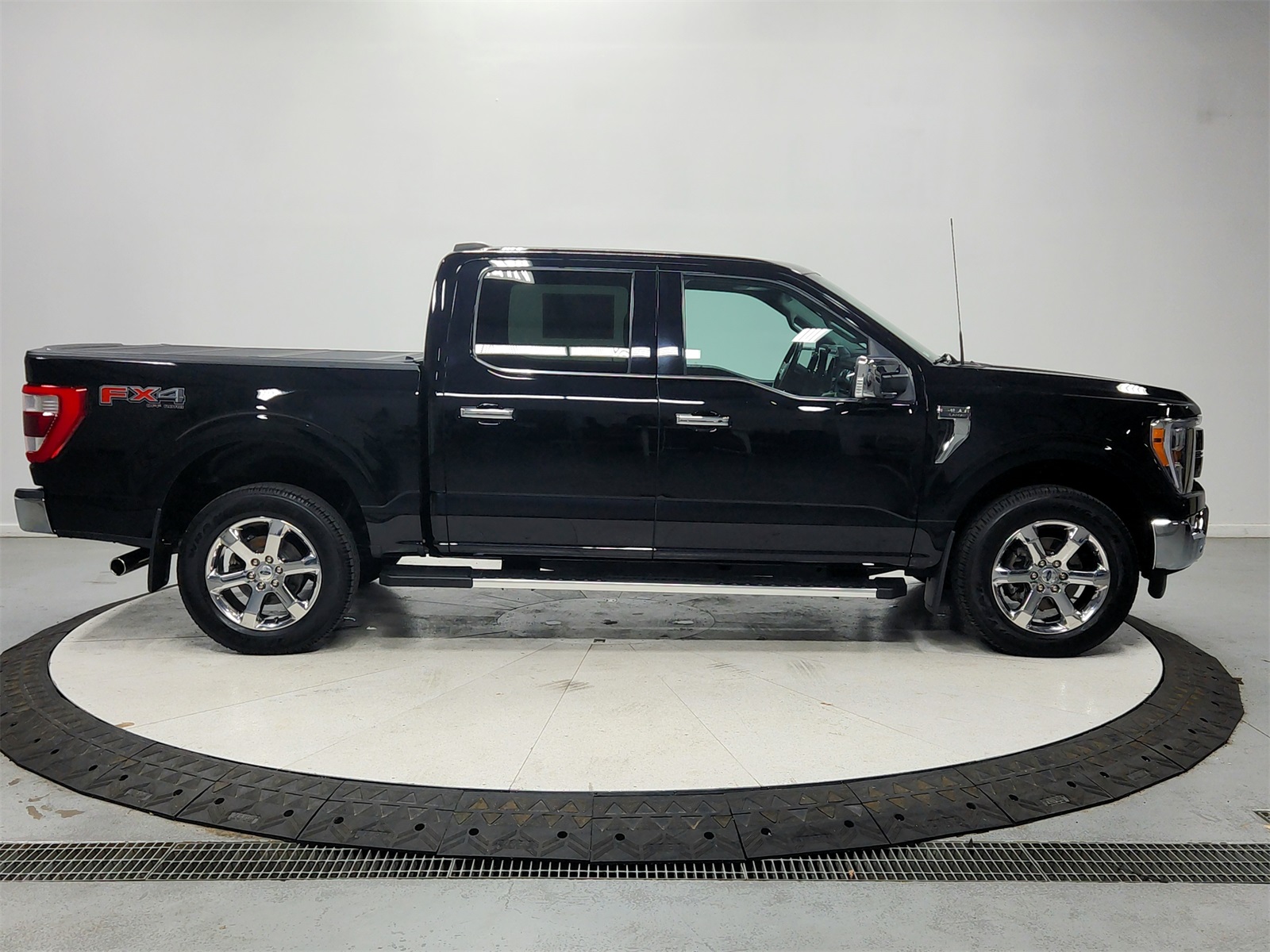 2022 Ford F-150 Lariat photo 8
