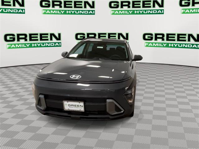 2025 Hyundai Kona SEL photo 2