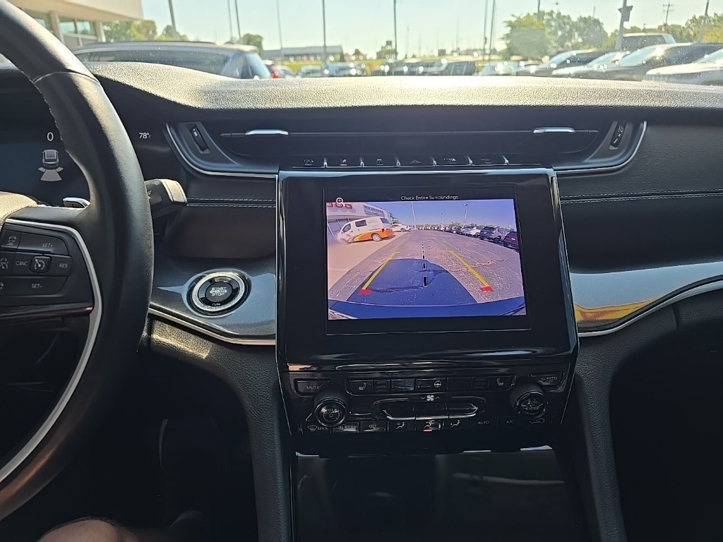 2021 Jeep Grand Cherokee Laredo photo 19