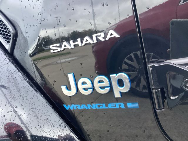 2023 Jeep Wrangler Sahara 4xe photo 10