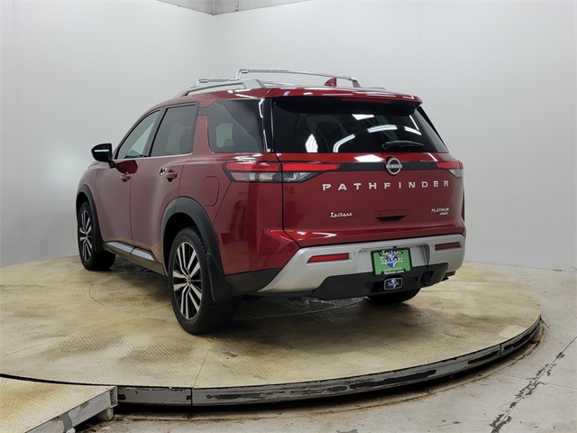 2023 Nissan Pathfinder Platinum photo 2