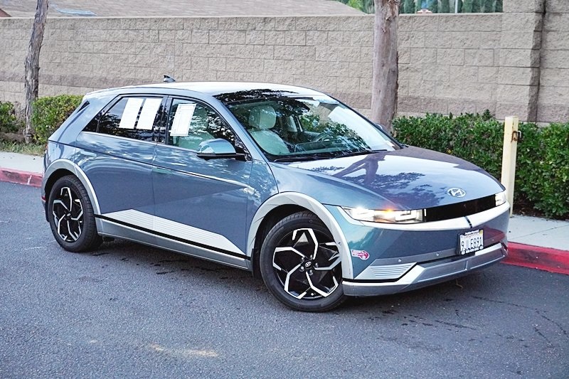 2024 Hyundai Ioniq 5 Limited photo 2