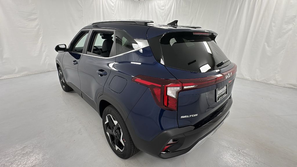 2026 Kia Seltos EX photo 5
