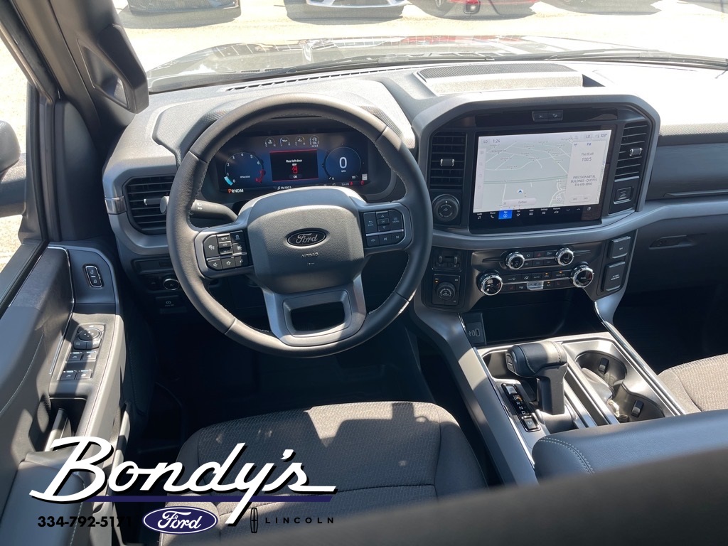 2025 Ford F-150 XLT photo 3
