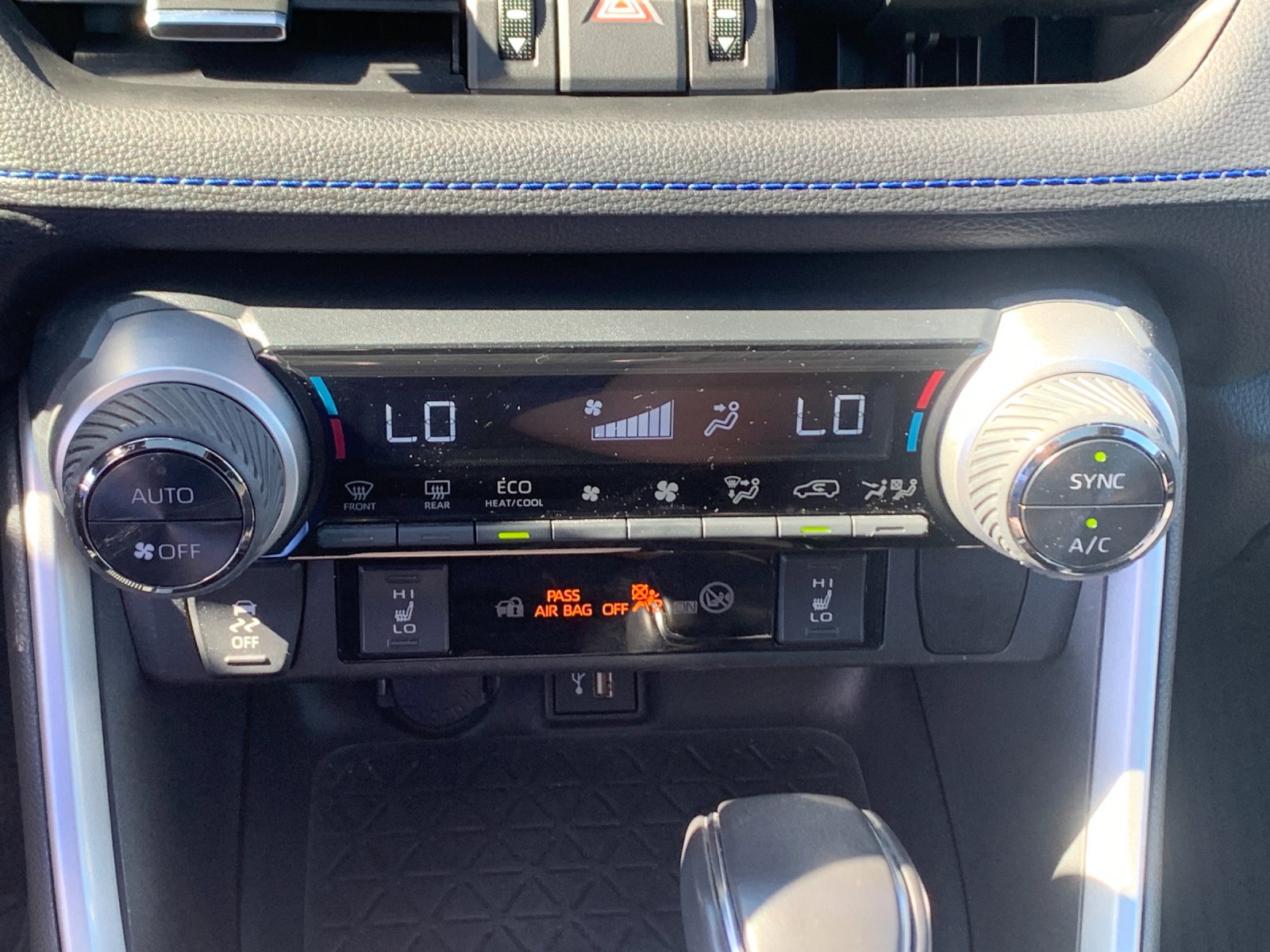 2023 Toyota RAV4 Hybrid XSE photo 18