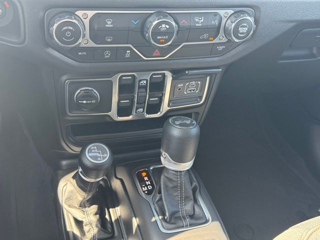 2025 Jeep Wrangler Sport photo 21