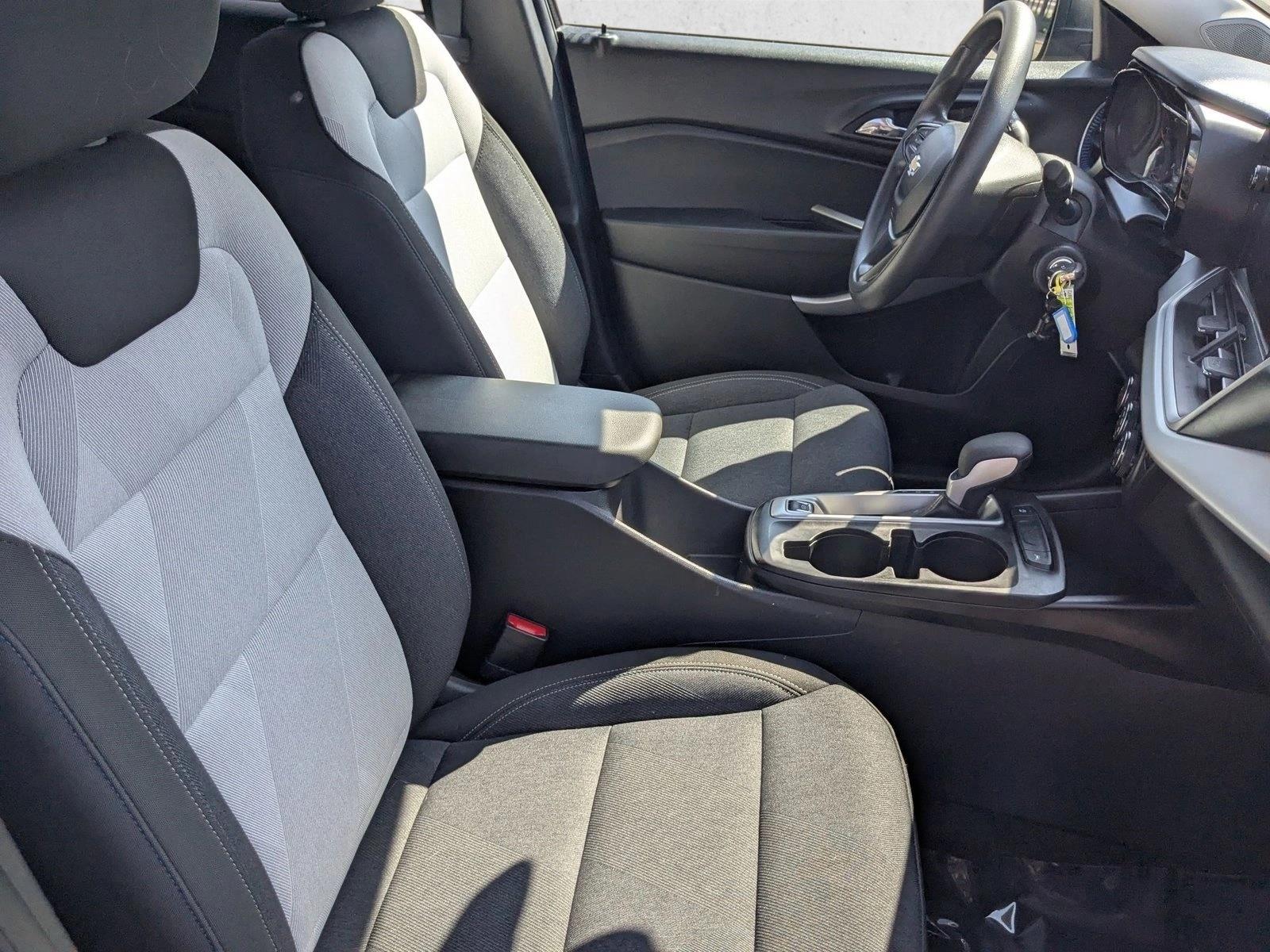 2024 Chevrolet Trax LS photo 18