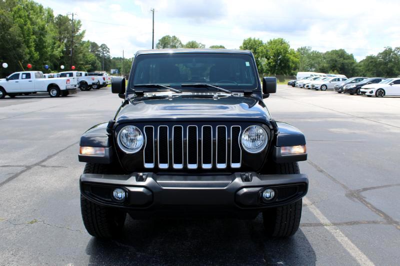 2019 Jeep Wrangler Unlimited Sahara photo 2