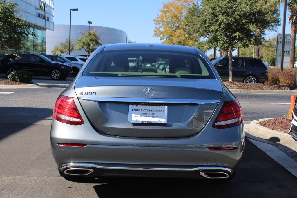 2019 Mercedes Benz E 300 Sedan photo 4