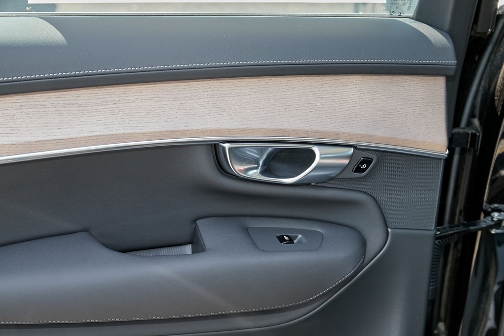 2025 VOLVO XC90 - Image 15