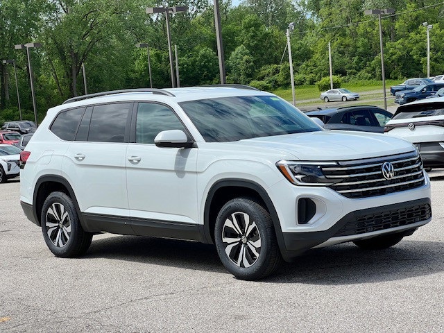 2026 Volkswagen Atlas SE Technology photo 2