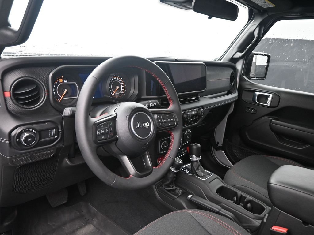 2024 Jeep Wrangler Rubicon photo 28