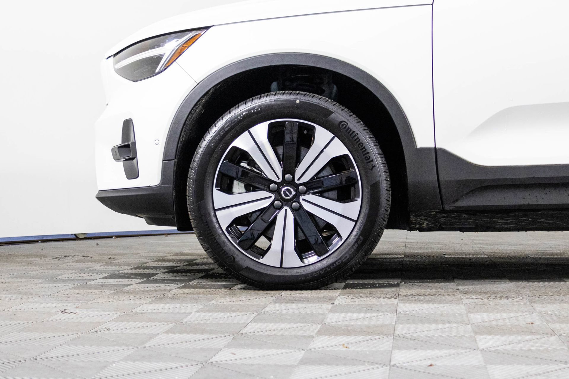 2023 Volvo XC40 Recharge Plus photo 30