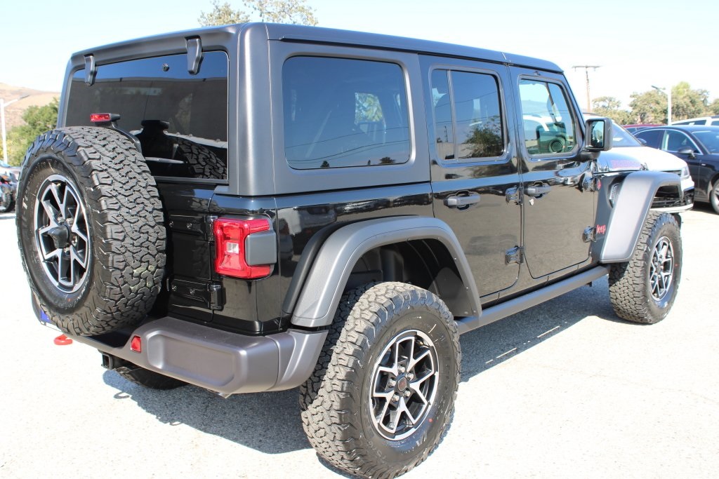 2025 Jeep Wrangler Rubicon photo 4