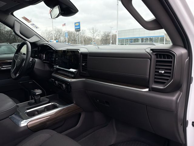 2025 CHEVROLET SILVERADO - Image 29