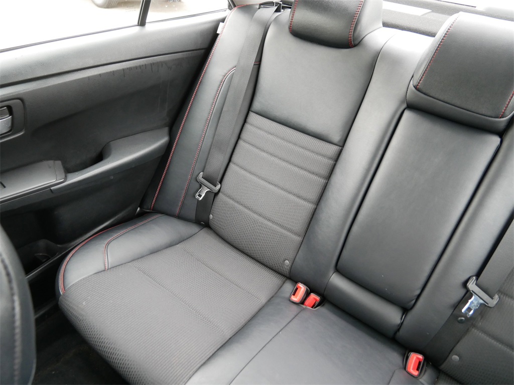 2016 Toyota Camry SE photo 16