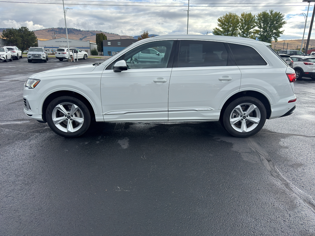 2023 Audi Q7 Premium's photo