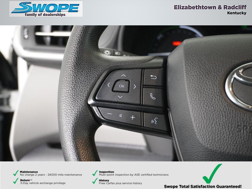 2022 Toyota Sienna LE photo 8