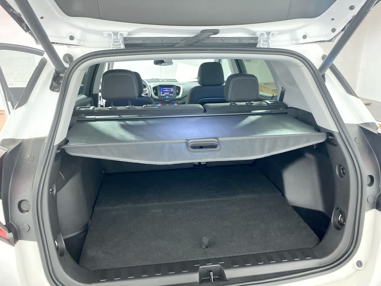 2023 Gmc Terrain SLE photo 25