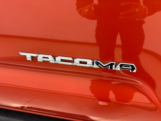 2017 Toyota Tacoma SR5 TRD Sport photo 39