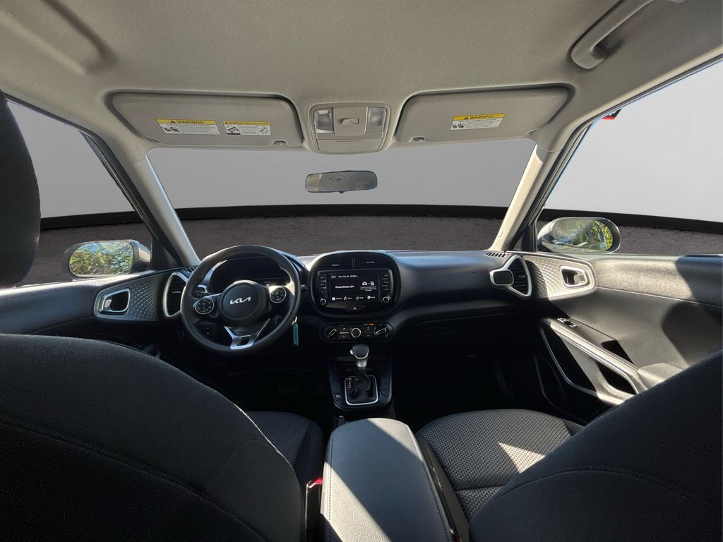 2022 Kia Soul LX photo 18