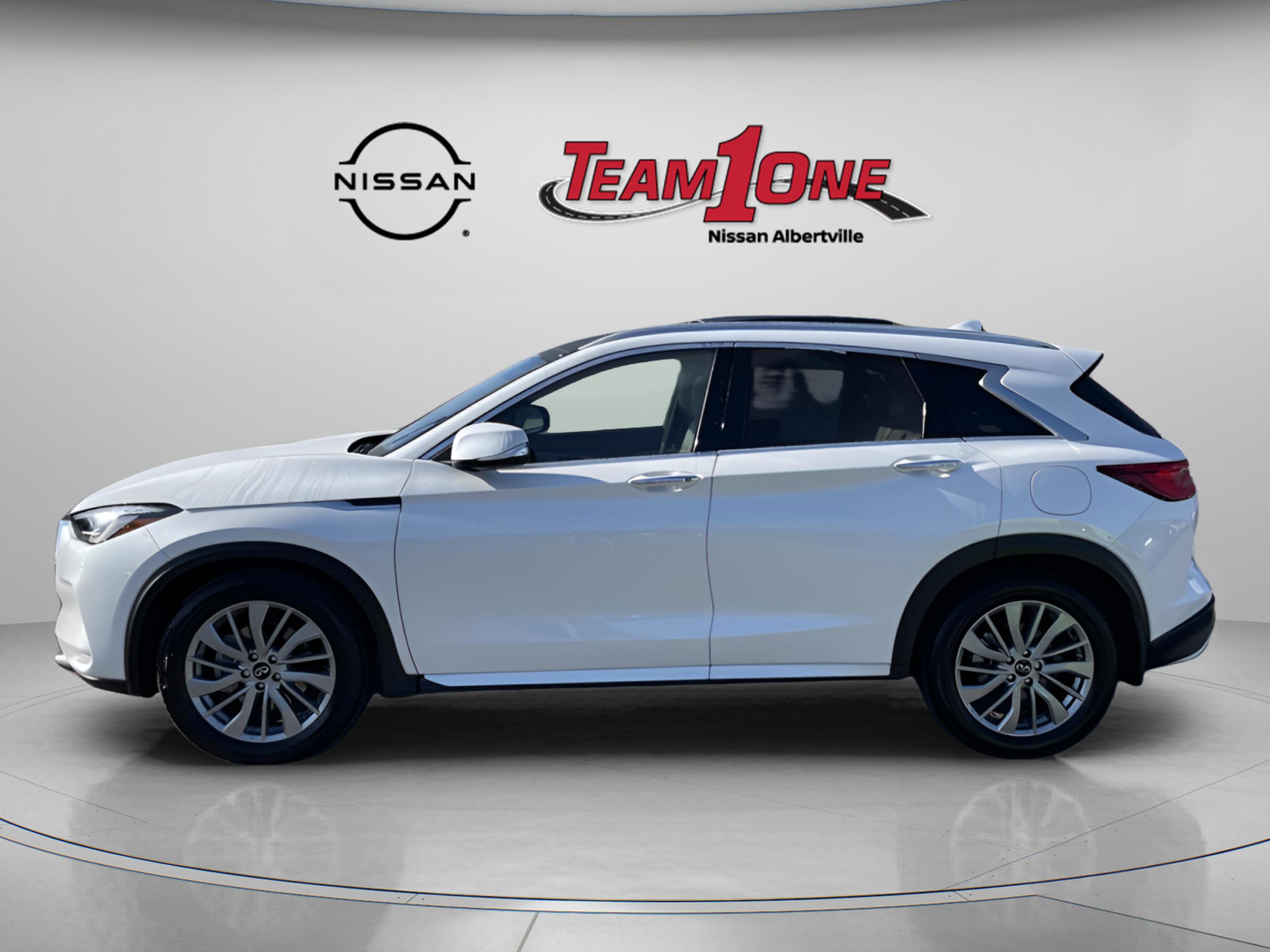 2025 Infiniti QX50 Luxe AWD photo 3